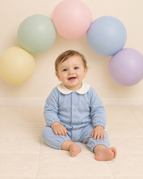 Balloon Arch Birthday — baby photo style